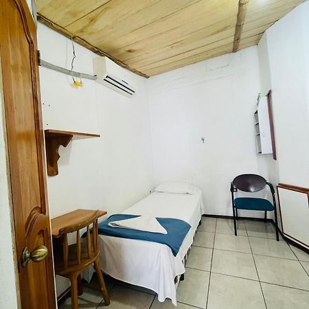 Hostal Darwin Puerto Ayora  Extérieur photo