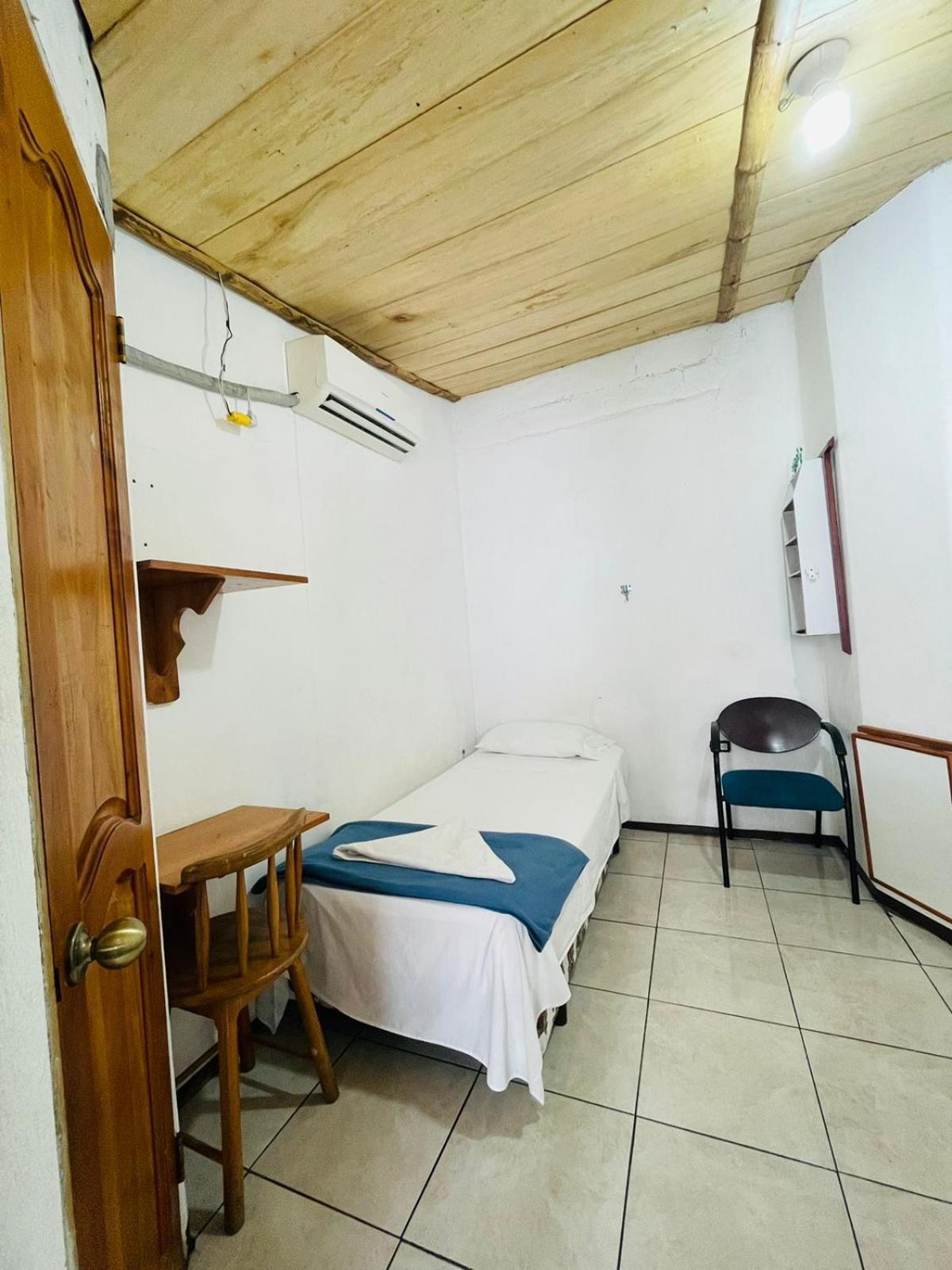 Hostal Darwin Puerto Ayora  Extérieur photo