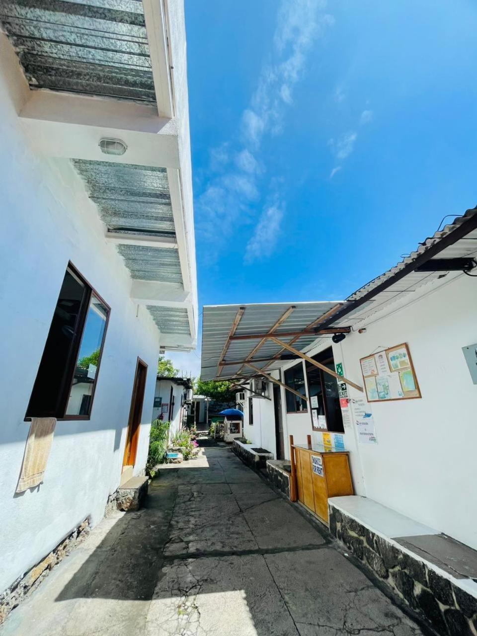 Hostal Darwin Puerto Ayora  Extérieur photo