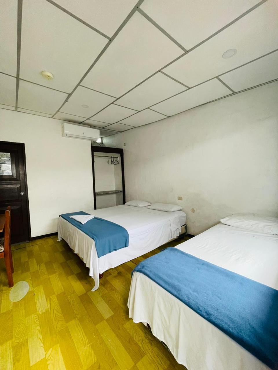 Hostal Darwin Puerto Ayora  Extérieur photo