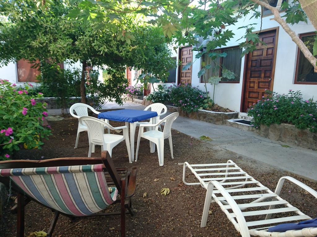 Hostal Darwin Puerto Ayora  Extérieur photo